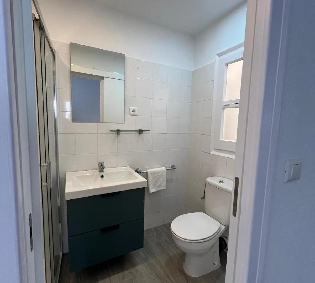 Bonito Apartamento En El Centro De Rosas Av-77